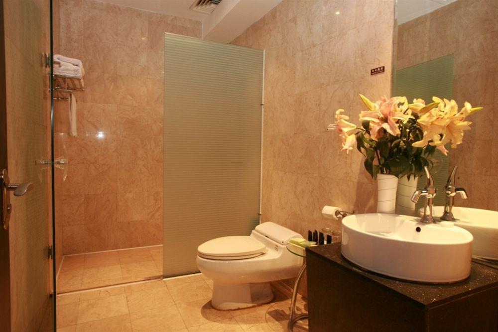 Base-Sanlitun Serviced Apartment Beijing Luaran gambar